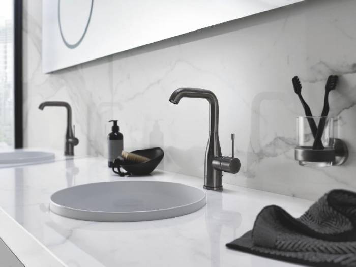 GROHE 32628AL1 Essence New Смеситель для раковины с высоким изливом, сливной гарнитур, цвет: темный гарфит, матовый. Фото