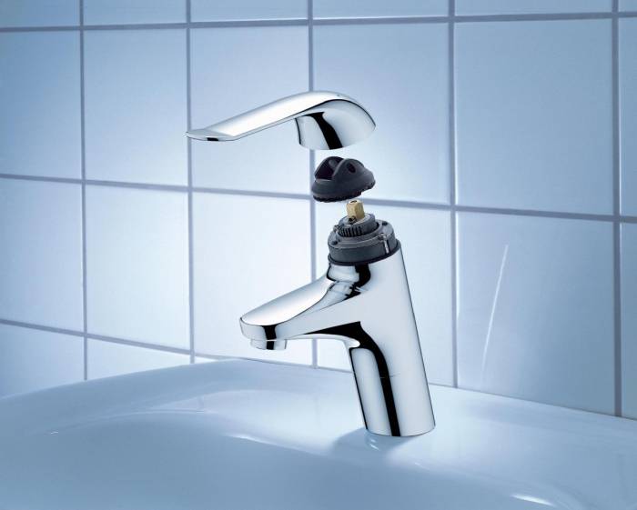 Смеситель для раковины Grohe Euroeco Special 32765000. Фото